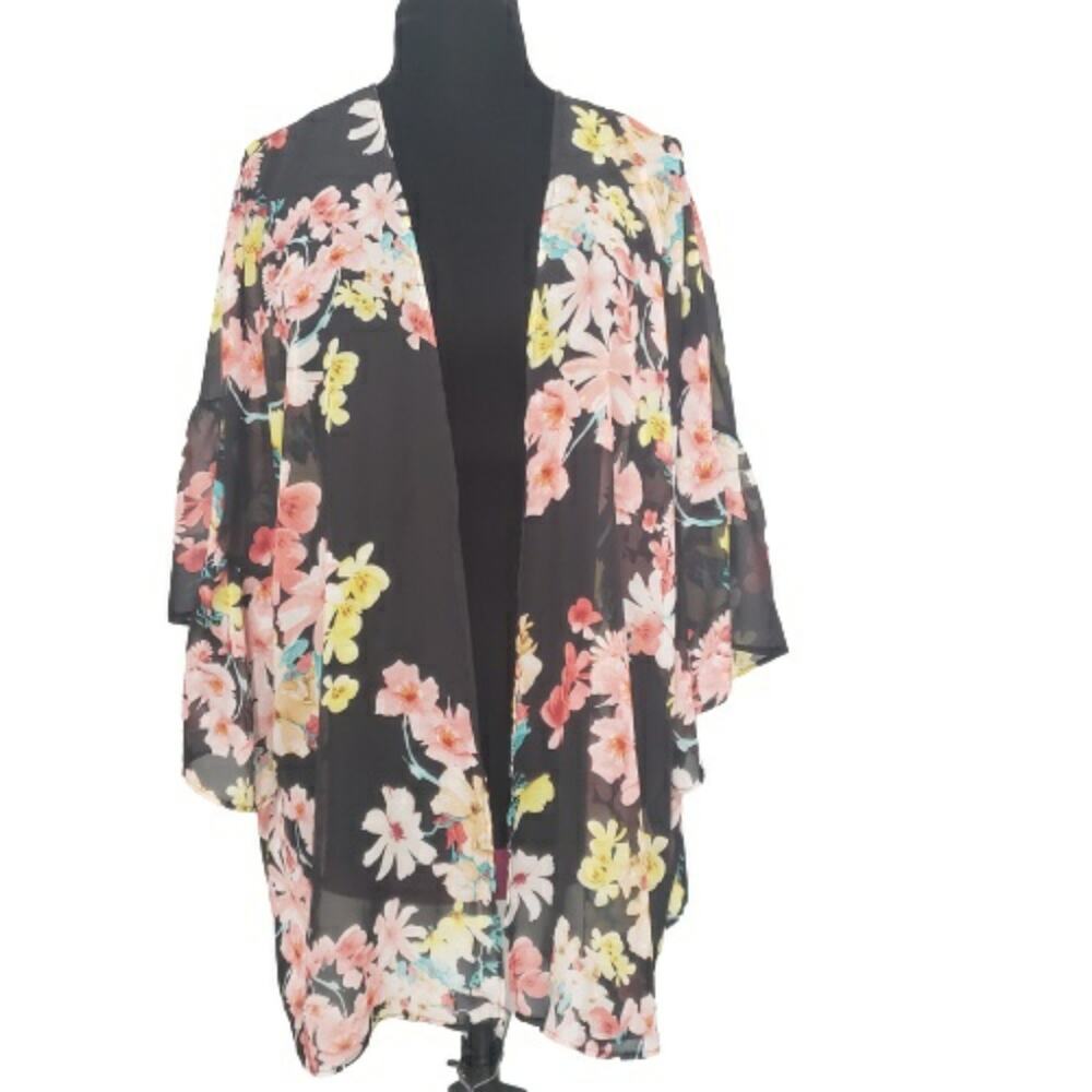 Kimono Black and Floral Short Bell Sleeves Open Cardigan One‎ Size